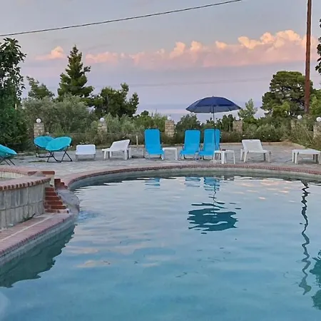 Pashos Hotel