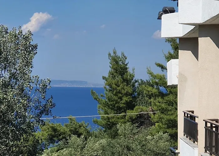 Pashos Hotel *